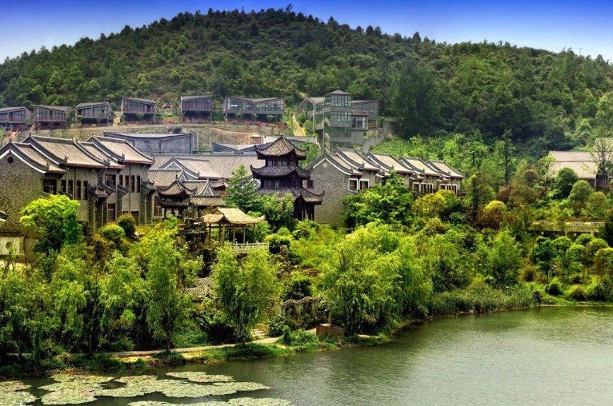 丽江股份：去年公司三条索道共计接待游客612.10万人次，同比增长215.67%